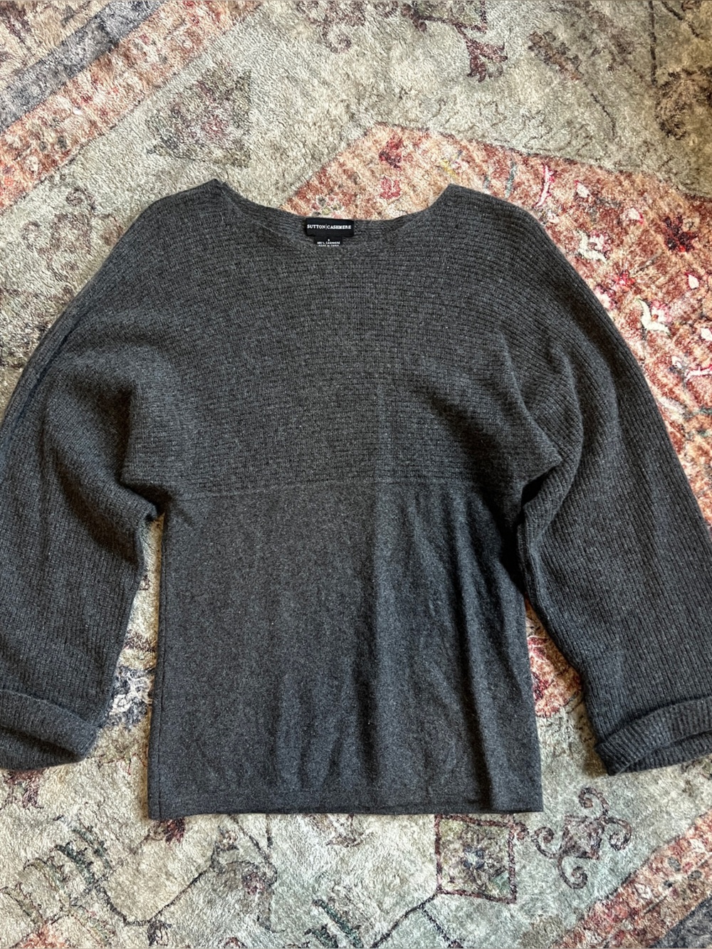 100% Cashmere women’s Charcoal Crewneck Sweater